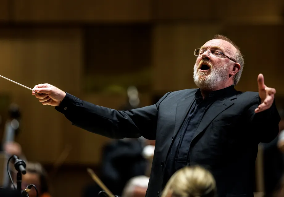 Dirigent Martyn Brabbins dirigerar Malmö SymfoniOrkester