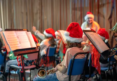 Kulturskolan spelar i foajén vid Nallekonsert