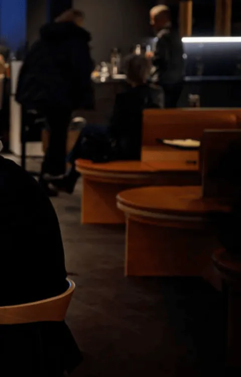 Människor som äter i restaurangen på Malmö Live Bistro