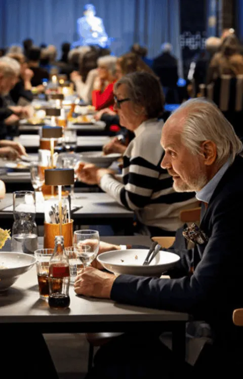 Människor som äter i restaurangen på Malmö Live Bistro