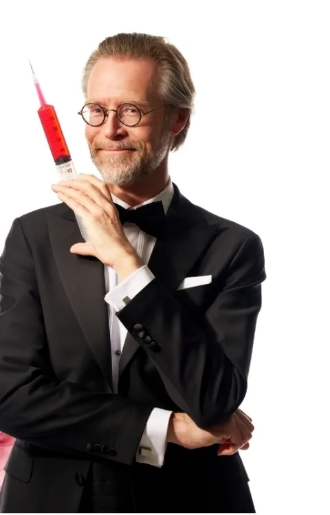 Henrik Widegren med spruta i handen