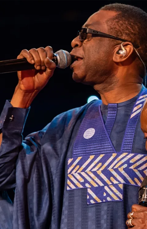 Kidjo och Ndour sjunger tillsammans på scenen