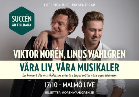 Viktor Norén och Linus Wahlgren står bredvid varandra och skrattar framför en ljusgrå bakgrund