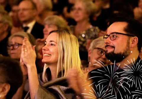 Närbild på publik till konserten Nyårsgala med Malmö Symfoniorkester.
