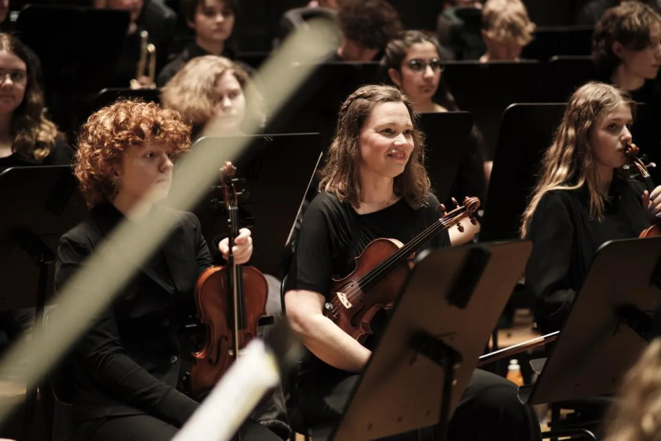 Anna Rosén (mitten), violinist i Malmö SymfoniOrkester.