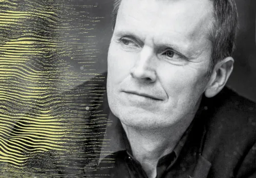 Steven Osborne mot dekorativ illustration.